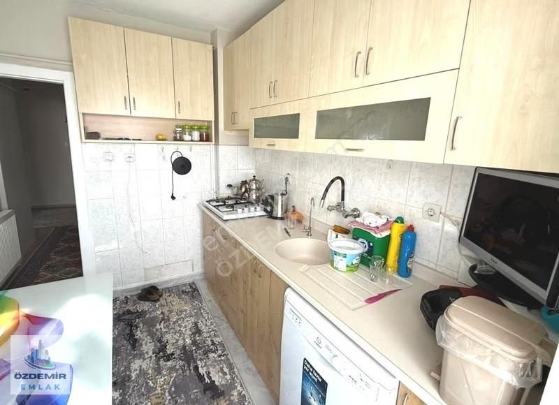 Özdemir Emlak'tan Site İçerisinde Ara Katta Fırsat Daire!!!! - Görsel 3