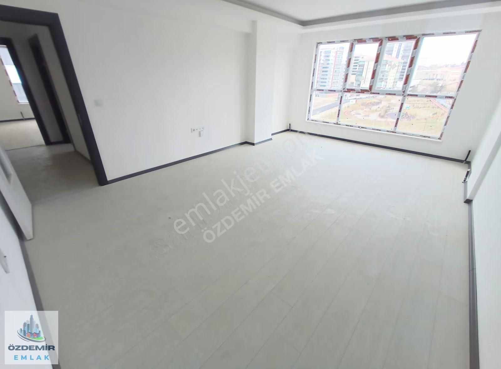 Özdemir Emlak'tan Kıbrısköyünde Site İçerisinde Ara Katta 3+1!!! - Görsel 20