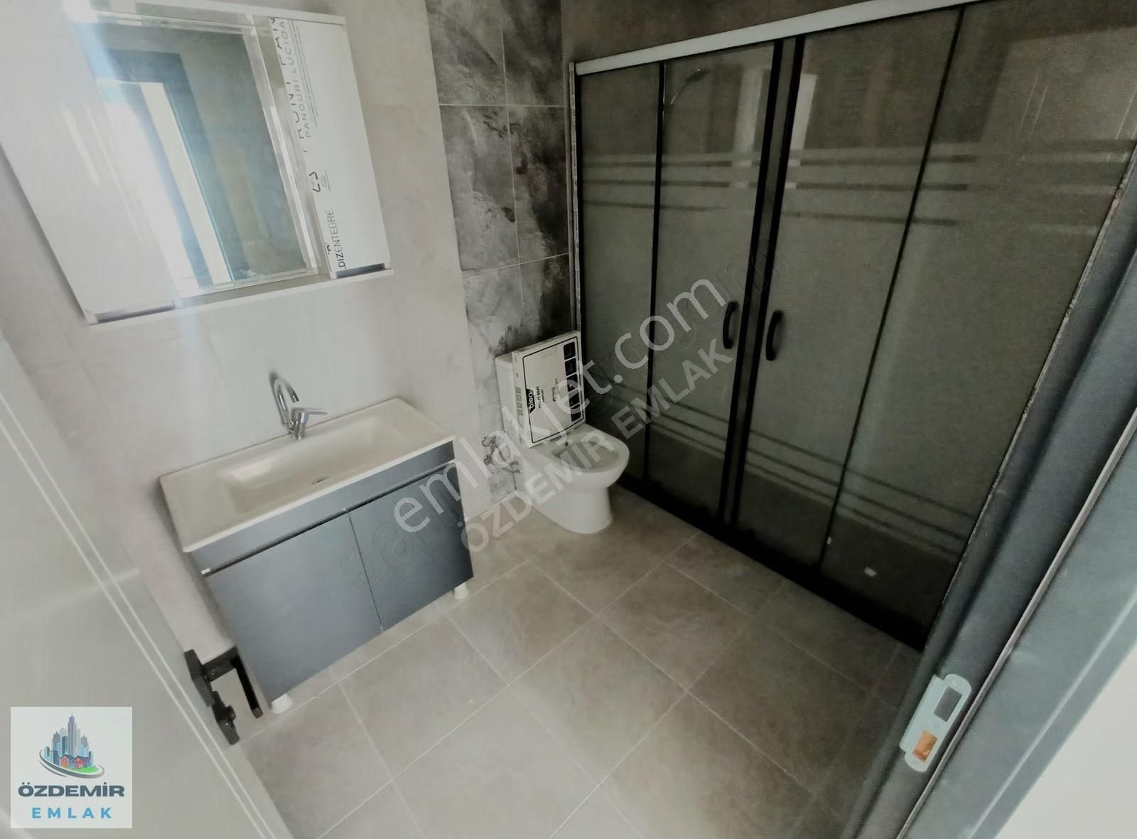 Özdemir Emlak'tan Kıbrısköyünde Site İçerisinde Ara Katta 3+1!!! - Görsel 16