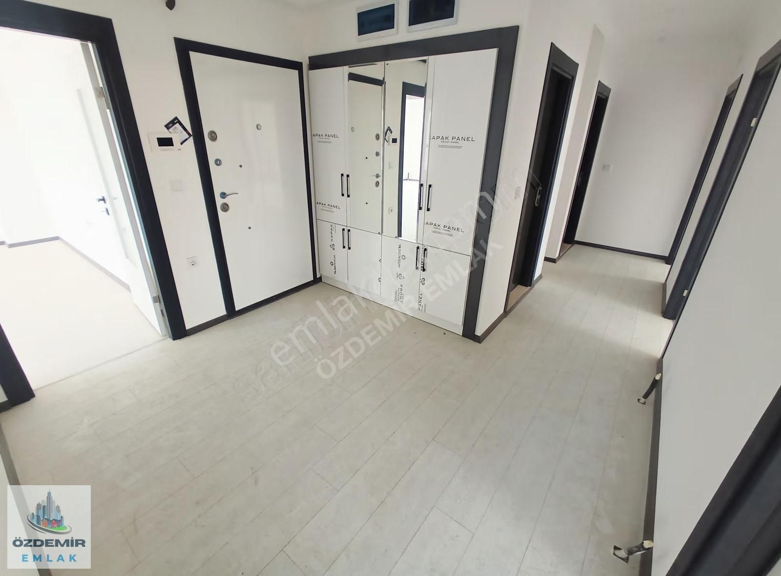 Özdemir Emlak'tan Kıbrısköyünde Site İçerisinde Ara Katta 3+1!!! - Görsel 29