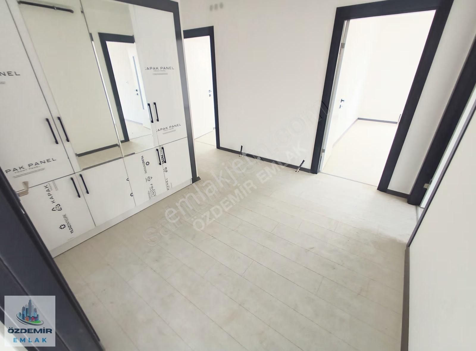 Özdemir Emlak'tan Kıbrısköyünde Site İçerisinde Ara Katta 3+1!!! - Görsel 11
