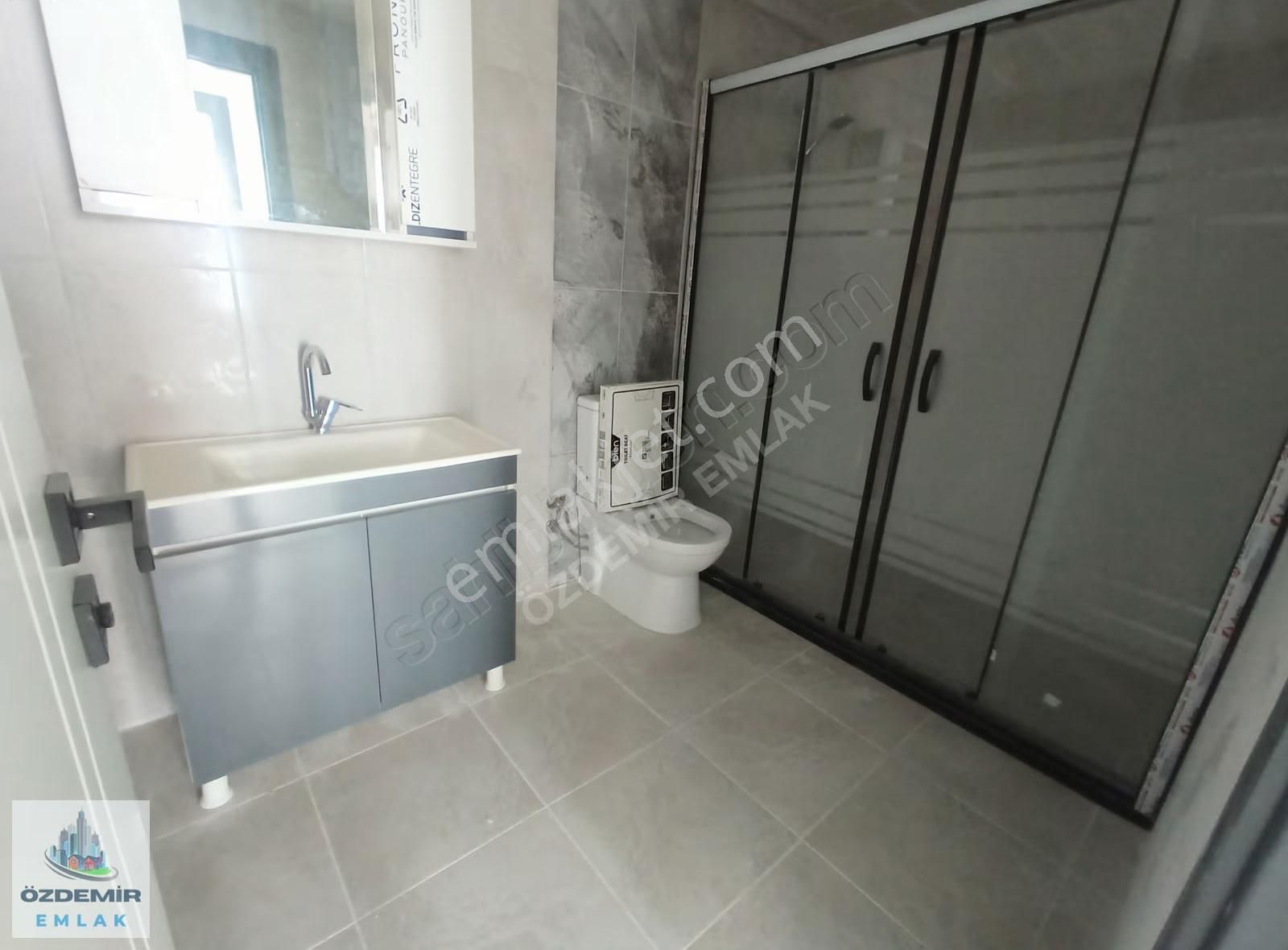 Özdemir Emlak'tan Kıbrısköyünde Site İçerisinde Ara Katta 3+1!!! - Görsel 23