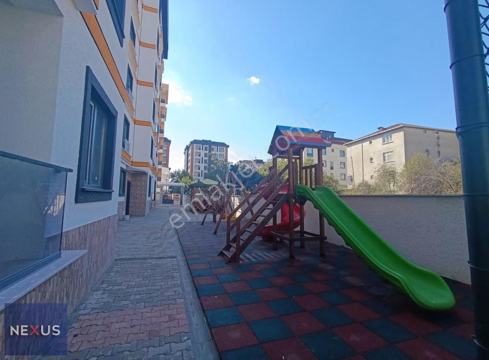 Sultanbeyli'de Butik Sitede Kiralık 2+1 Geniş Sıfır Arakat Daire - Görsel 23