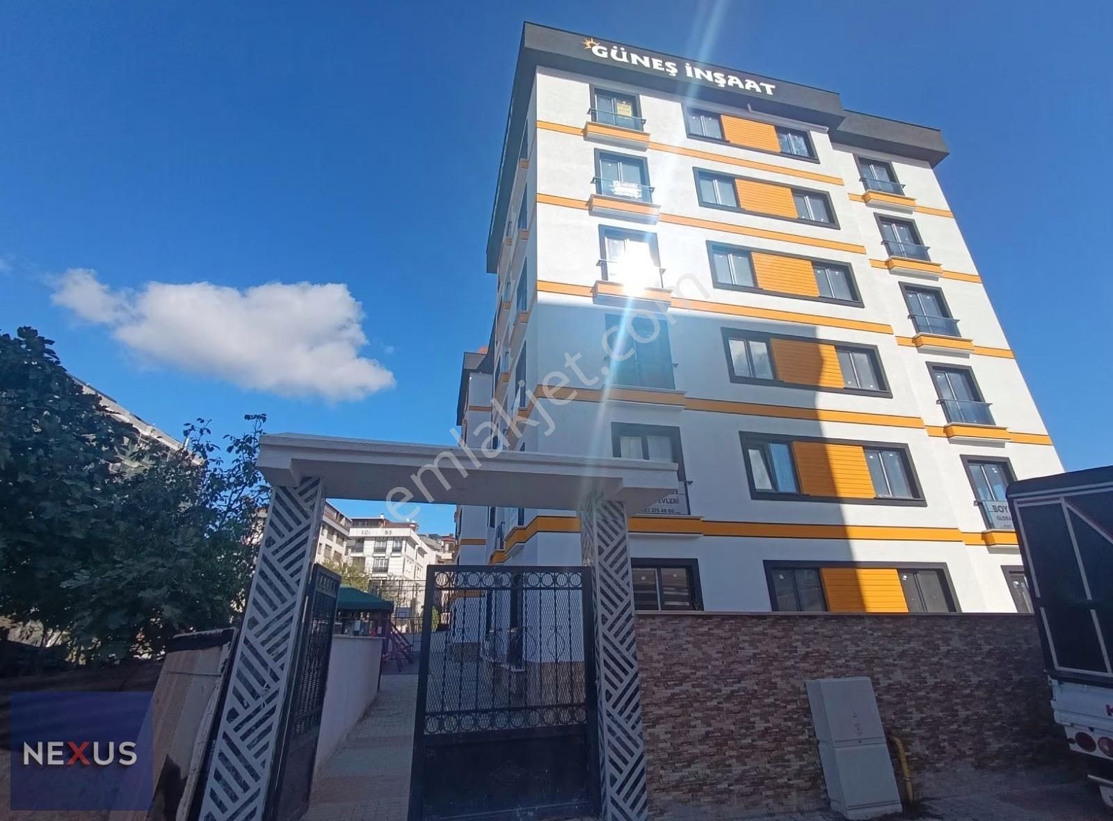 Sultanbeyli'de Butik Sitede Kiralık 2+1 Geniş Sıfır Arakat Daire - Görsel 14