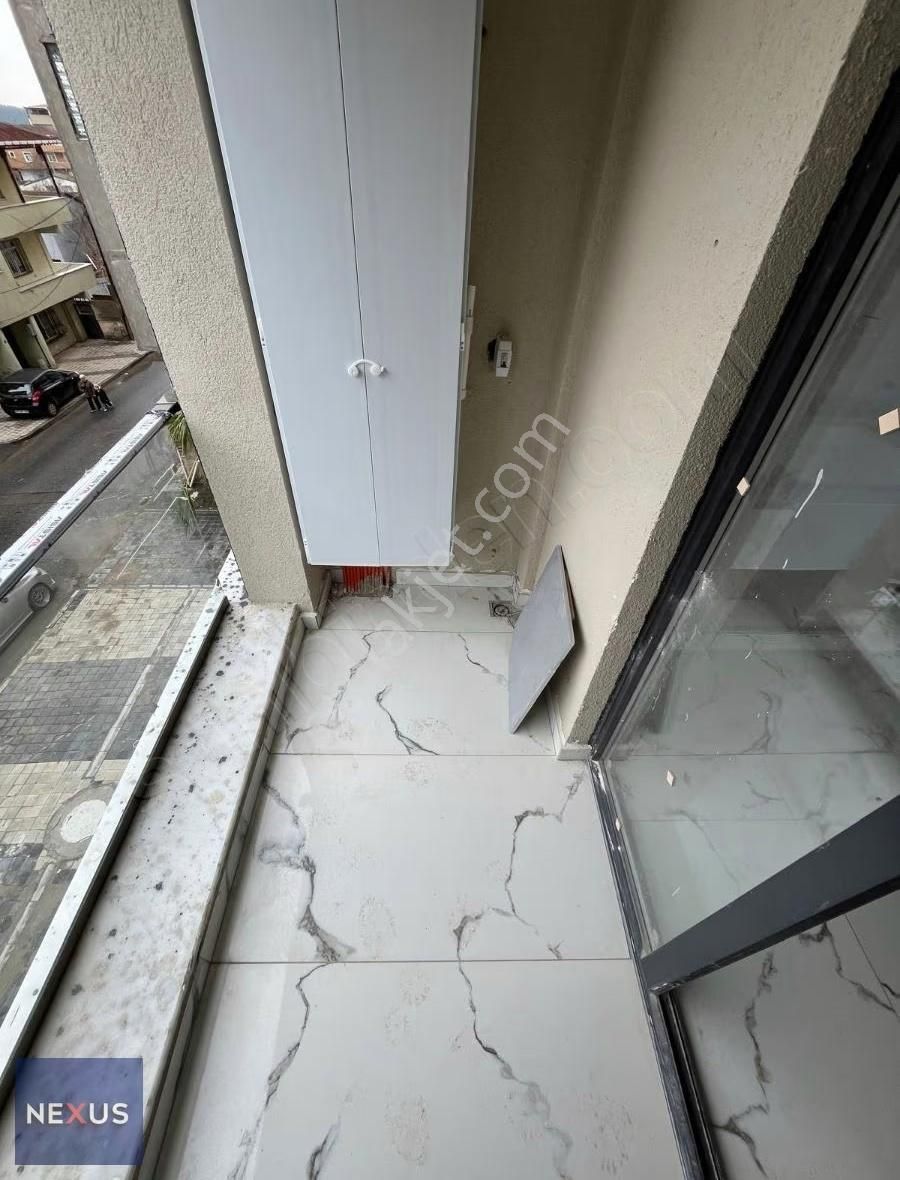 Sultanbeyli'de Butik Sitede Kiralık 3+1 Arakat Geniş Daire - Görsel 2