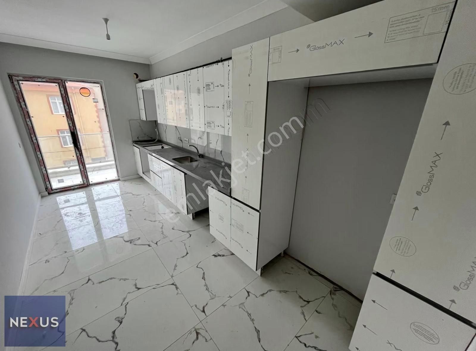 Sultanbeyli'de Butik Sitede Kiralık 3+1 Arakat Geniş Daire - Görsel 3