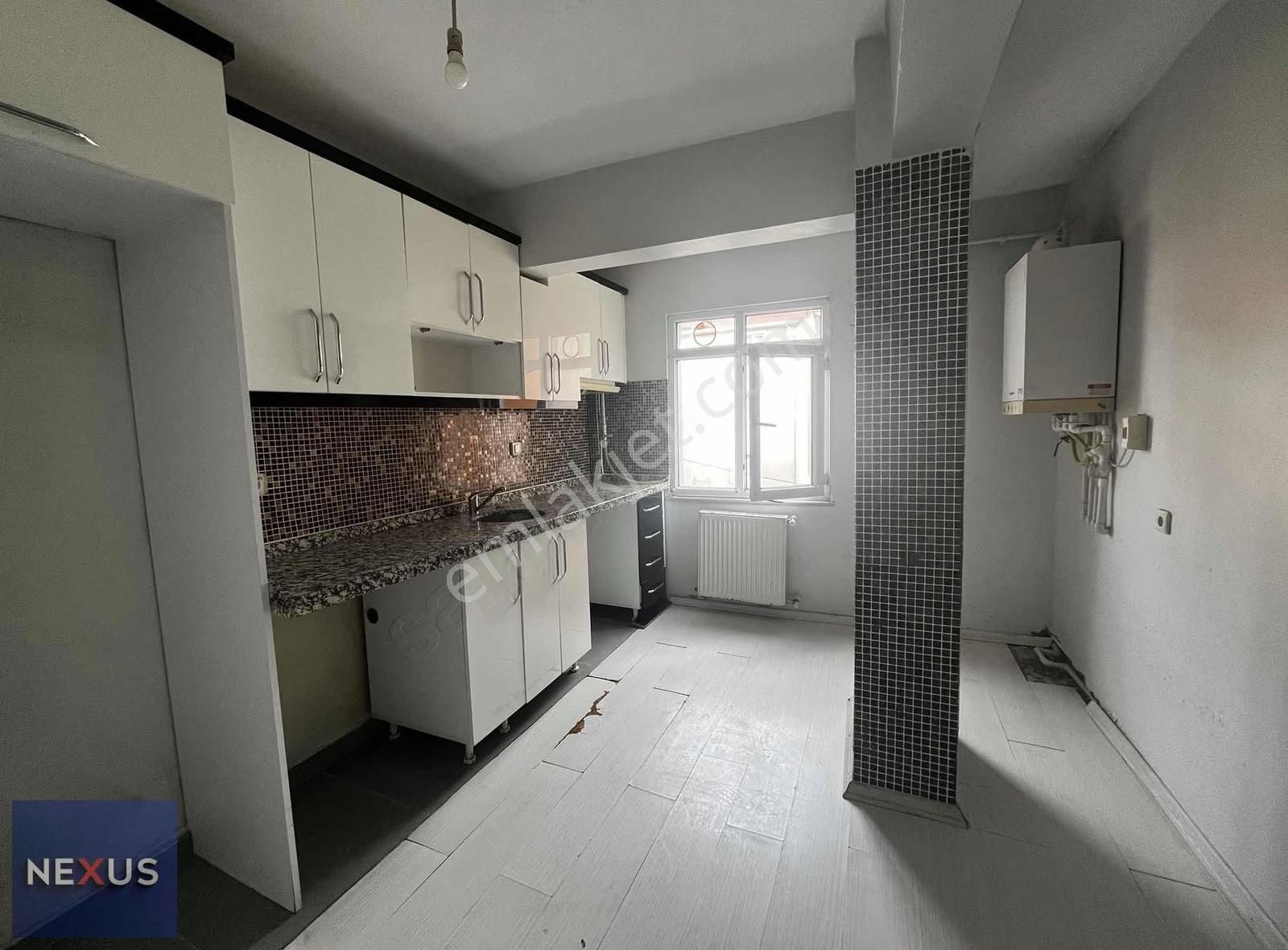 Geniş Arsa Paylı, Yenilenmiş, Çift Cepheli, Balkonlu 2+1 Daire - Görsel 10