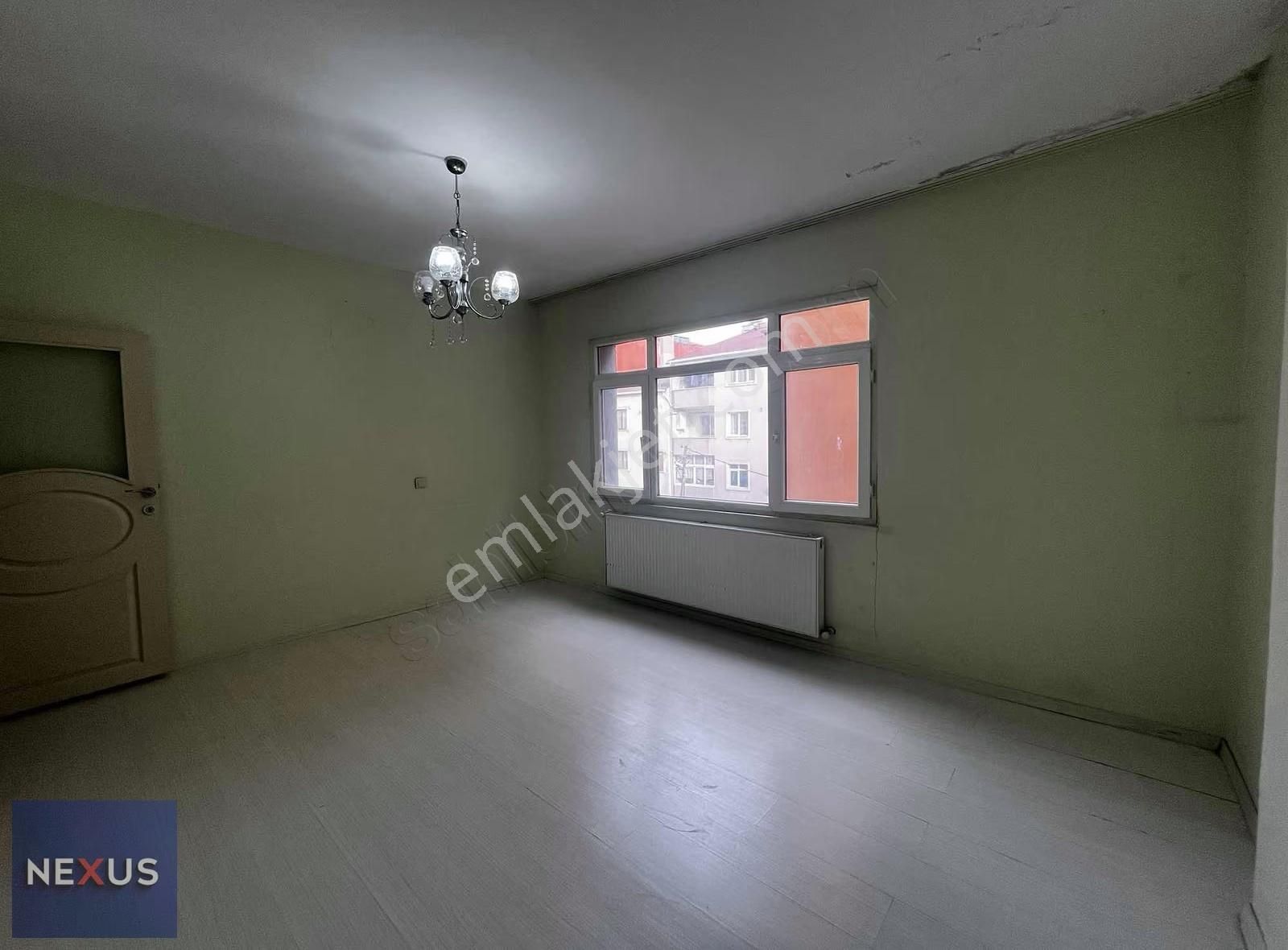 Geniş Arsa Paylı, Yenilenmiş, Çift Cepheli, Balkonlu 2+1 Daire - Görsel 19