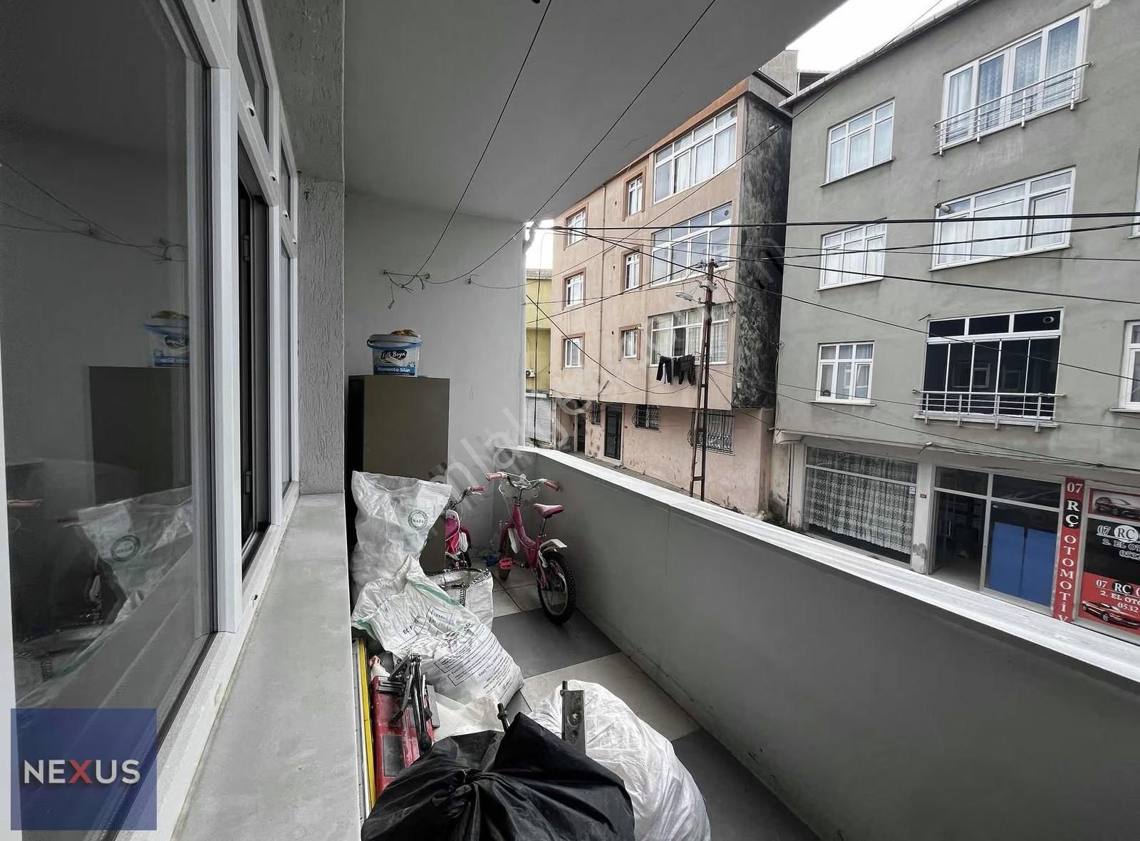Geniş Arsa Paylı, Yenilenmiş, Çift Cepheli, Balkonlu 2+1 Daire - Görsel 14