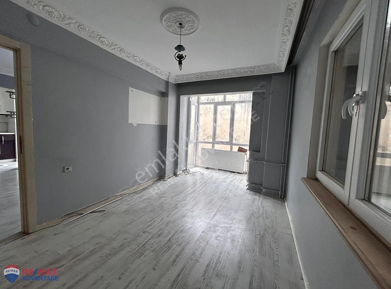 Remax Advantage'dan Çekirgede 3+1 Ara Kat Aile Sitesi - Görsel 5