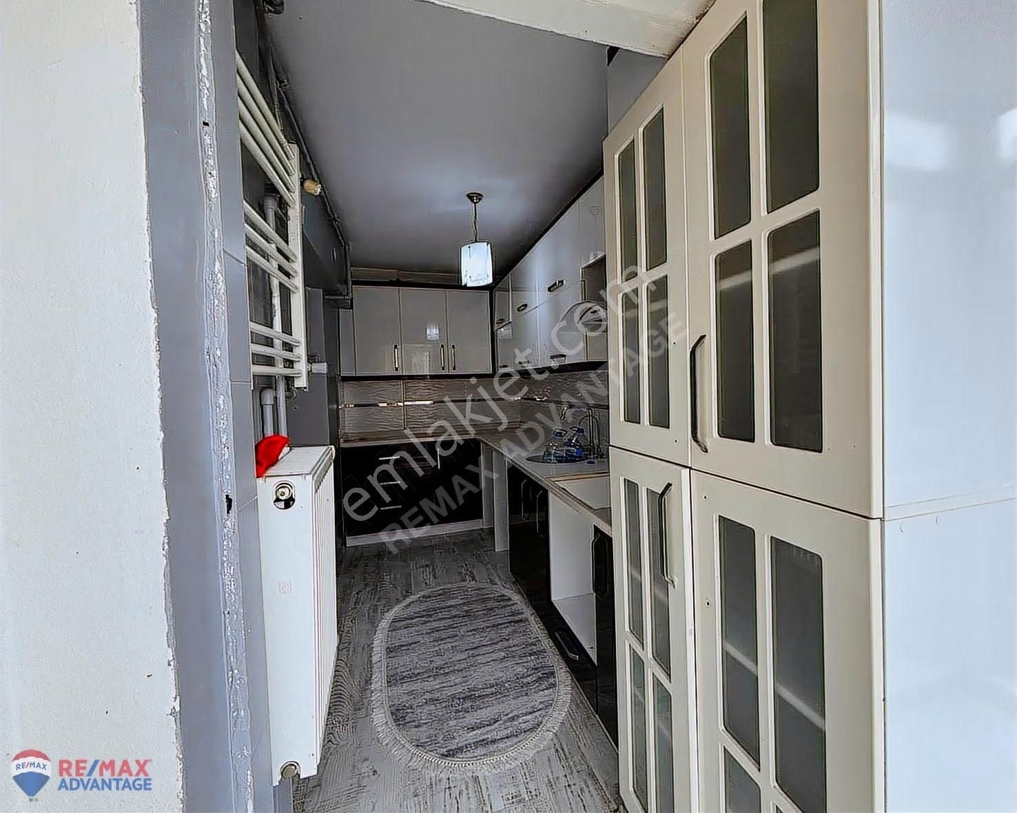 Remax Advantage'dan Çekirgede 3+1 Ara Kat Aile Sitesi - Görsel 12