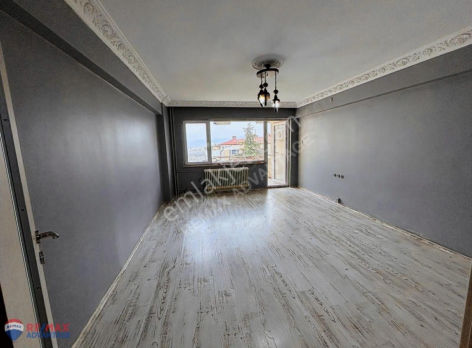 Remax Advantage'dan Çekirgede 3+1 Ara Kat Aile Sitesi - Görsel 6