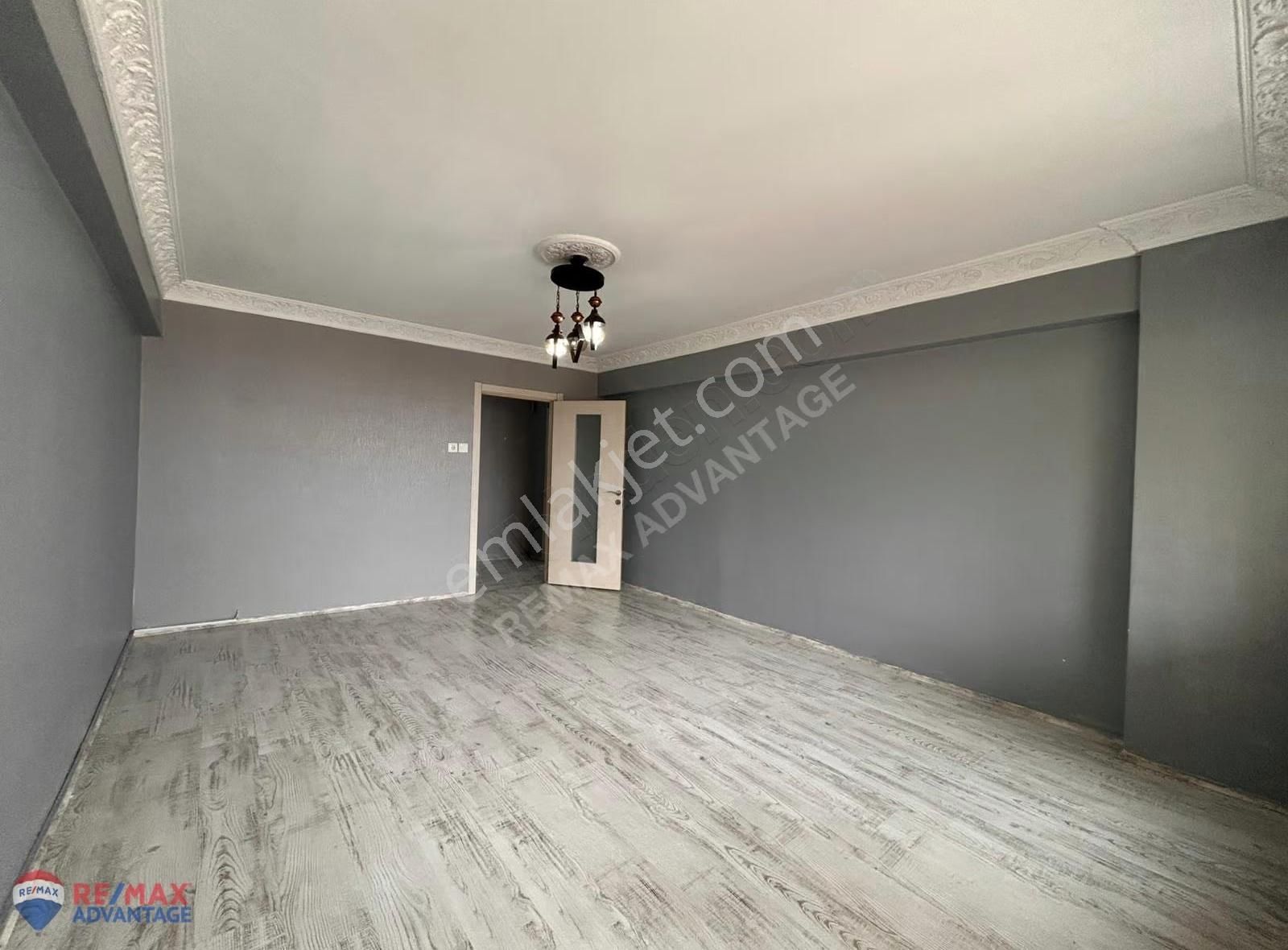 Remax Advantage'dan Çekirgede 3+1 Ara Kat Aile Sitesi - Görsel 2