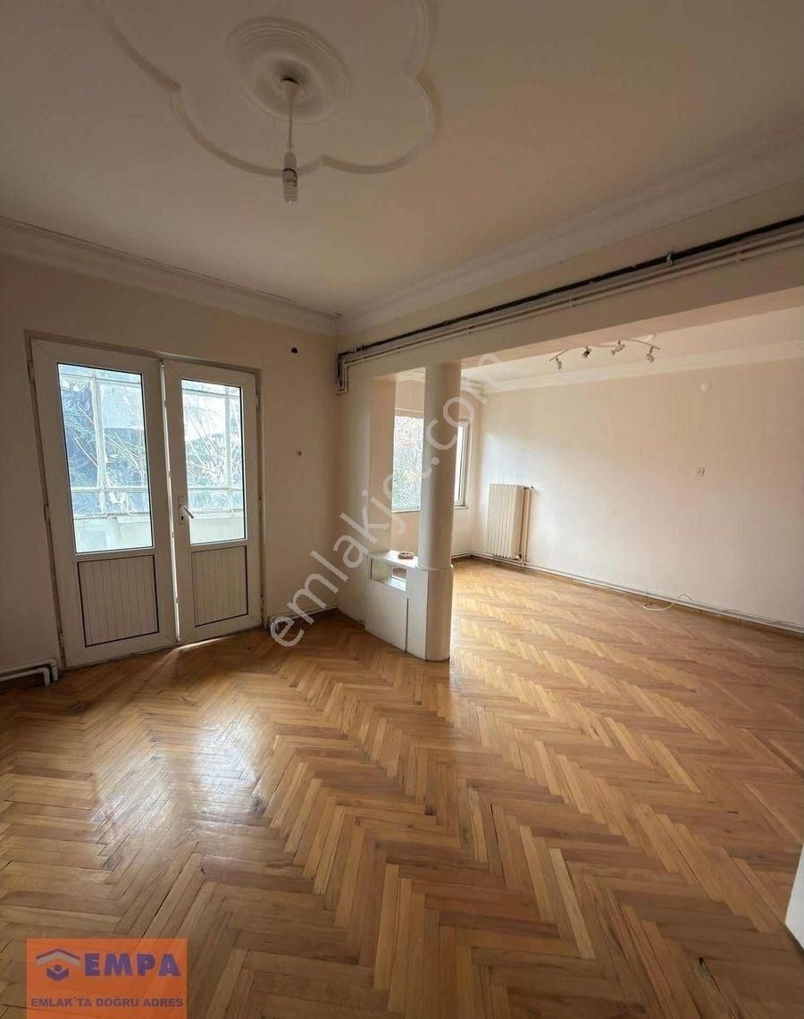 Gençlik Caddesinde Kiralık Geniş 2+1 - Görsel 3