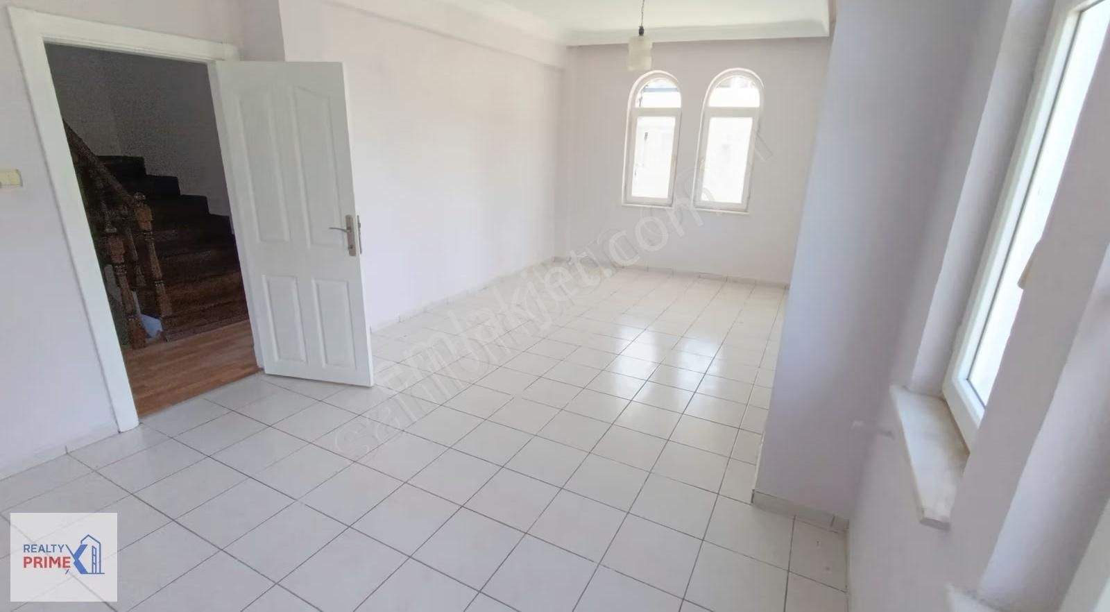 Beyazevler Sitesi Satılık Havuzlu Tribleks 4+1 Villa 2 Mutfak - Görsel 17