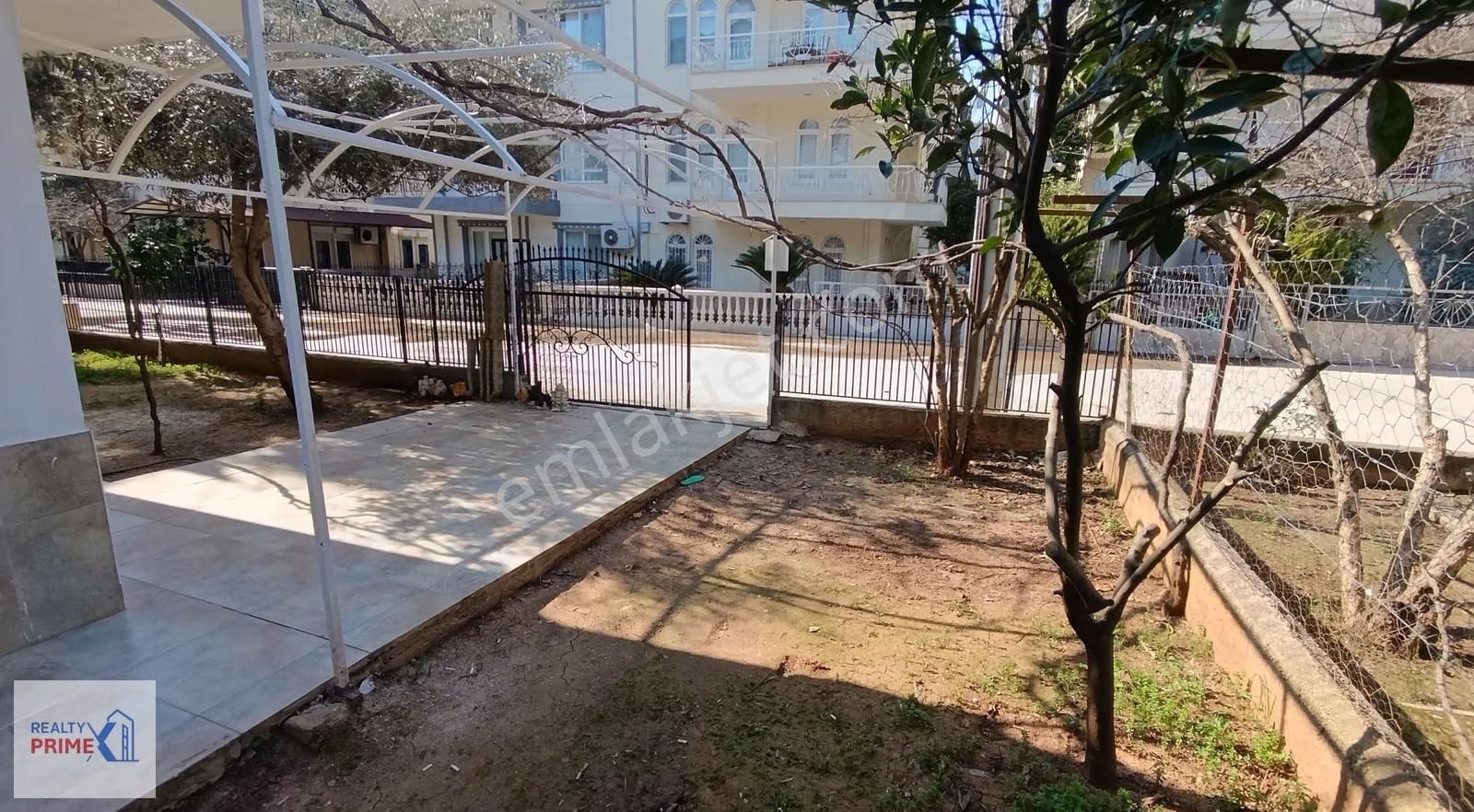 Beyazevler Sitesi Satılık Havuzlu Tribleks 4+1 Villa 2 Mutfak - Görsel 21