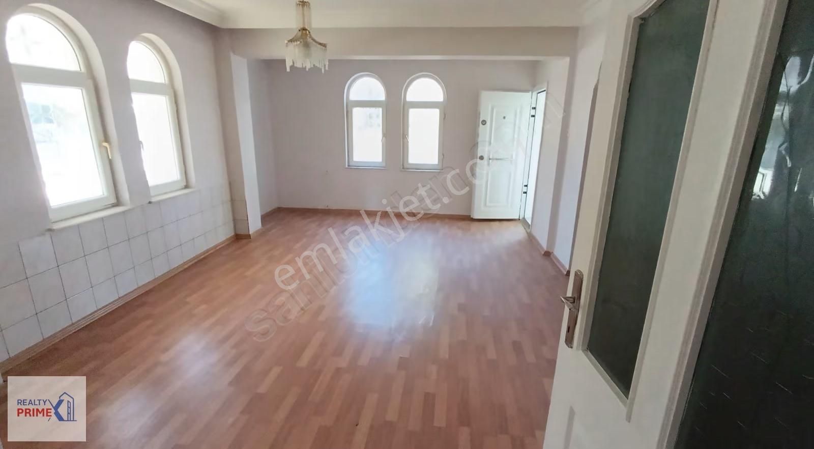 Beyazevler Sitesi Satılık Havuzlu Tribleks 4+1 Villa 2 Mutfak - Görsel 6