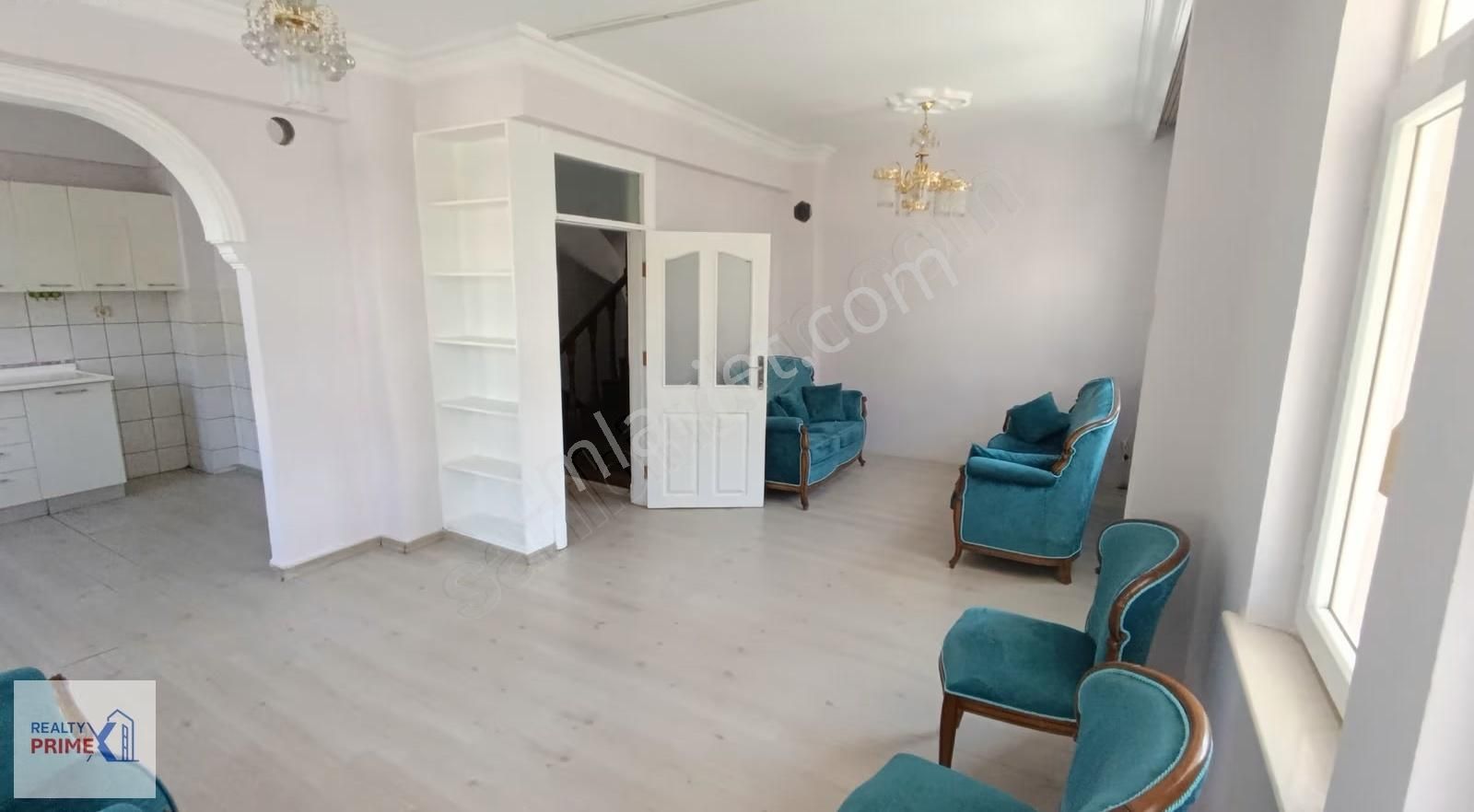 Beyazevler Sitesi Satılık Havuzlu Tribleks 4+1 Villa 2 Mutfak - Görsel 3