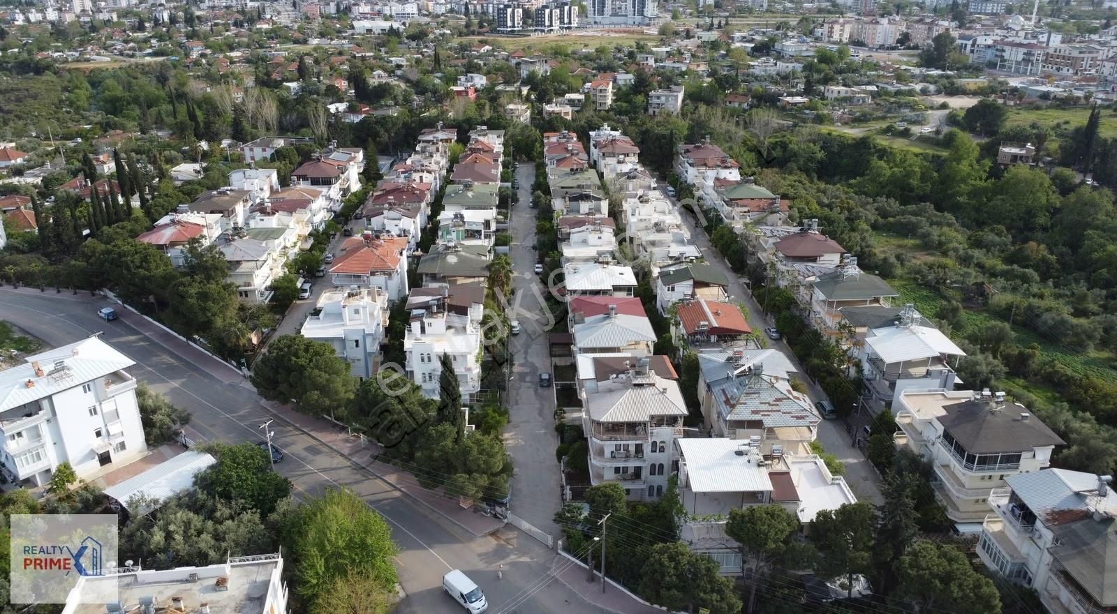 Beyazevler Sitesi Satılık Havuzlu Tribleks 4+1 Villa 2 Mutfak - Görsel 11