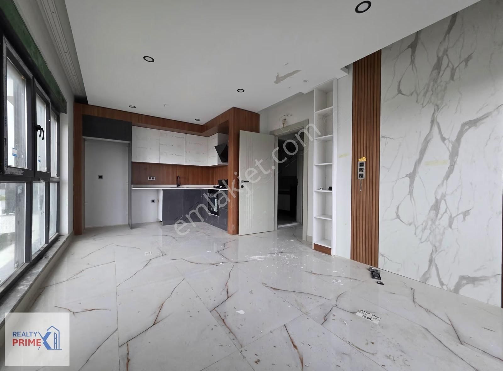 Agora Avm'nin Dibinde Ultra Lüks Havuzlu Sitede Geniş 1+1 Daire