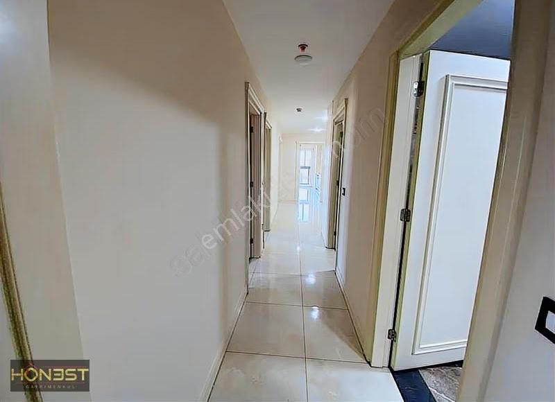 Kiptaş Venezia Mega Satılık 3+1 Boş Daire...avm Havuz Mnz. - Görsel 4