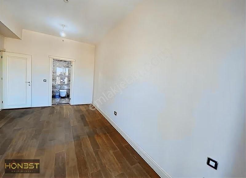 Kiptaş Venezia Mega Satılık 3+1 Boş Daire...avm Havuz Mnz. - Görsel 11