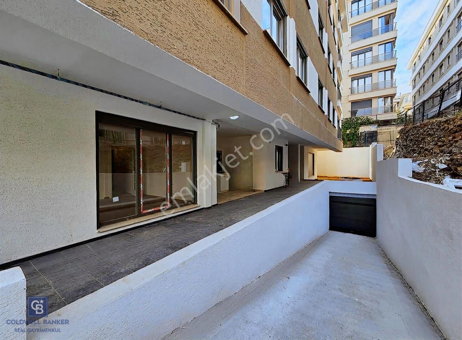 Acıbadem Yaprak Sokak'ta 3+1 Kiralık Sıfır Dubleks Daire Net90m2