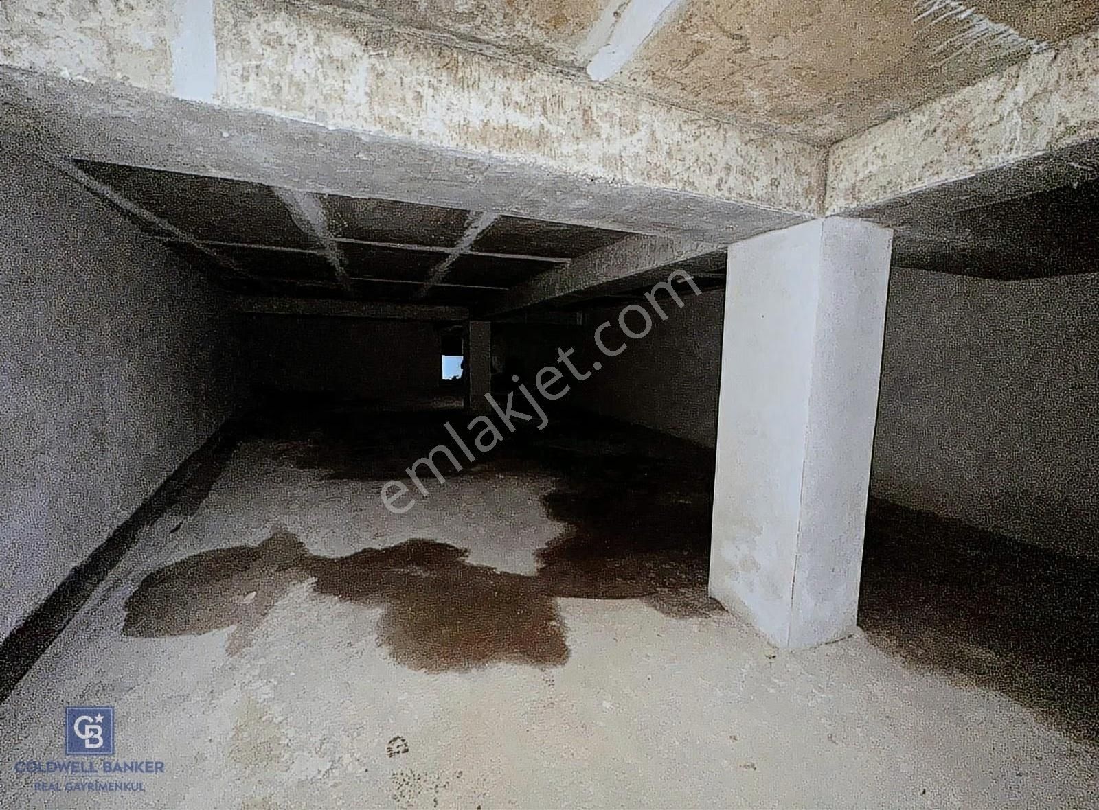 Çengelköy Üsküdar Beynun Akyavaş Cd .geniş Vitrinli Dükkan+depo - Görsel 3