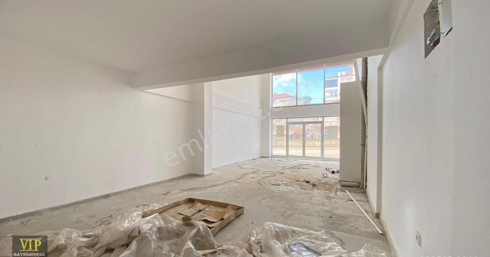 Vip Gayrimenkul'den Çarşı Merkezinde Kiralık Dükkan - Görsel 10