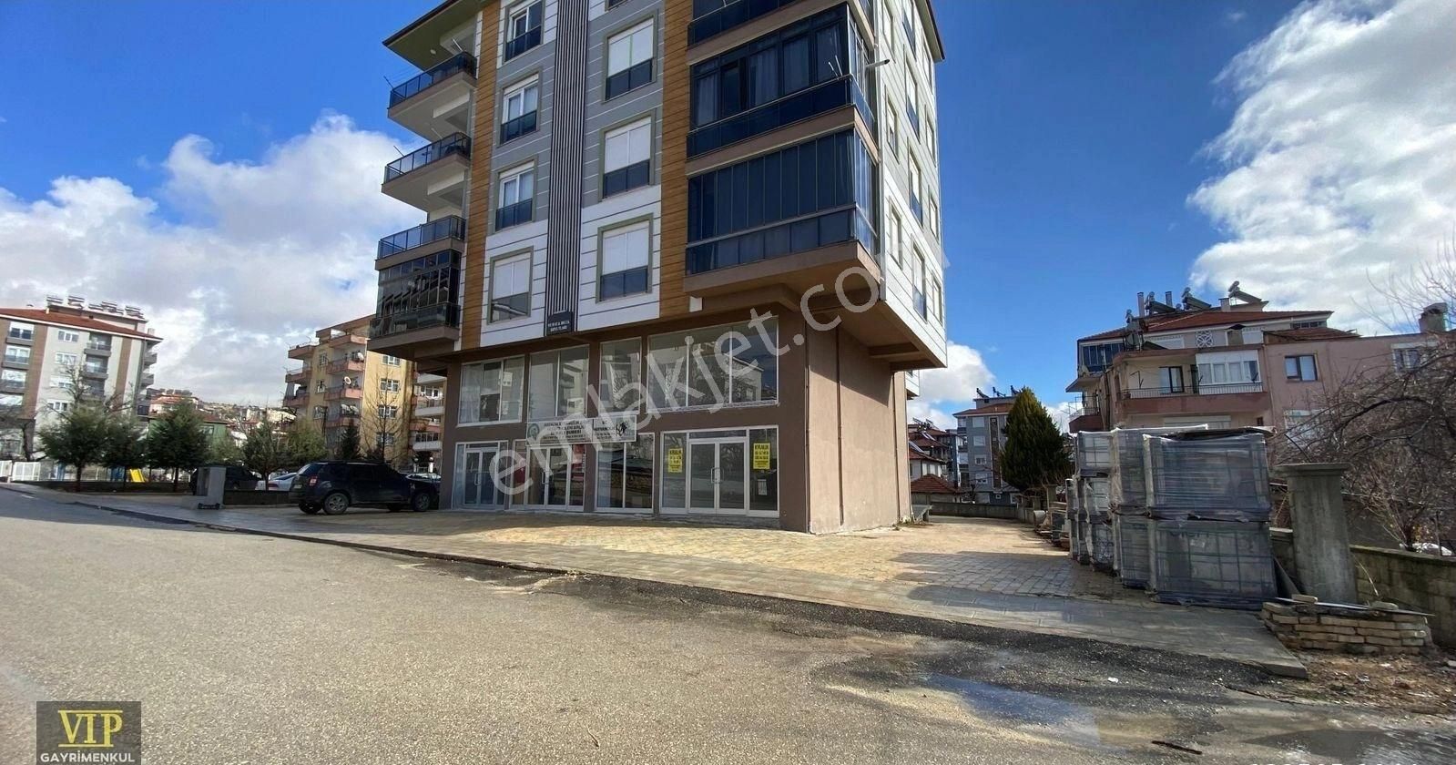Vip Gayrimenkul'den Çarşı Merkezinde Kiralık Dükkan - Görsel 2
