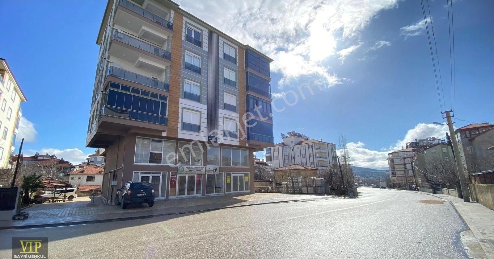 Vip Gayrimenkul'den Çarşı Merkezinde Kiralık Dükkan - Görsel 7