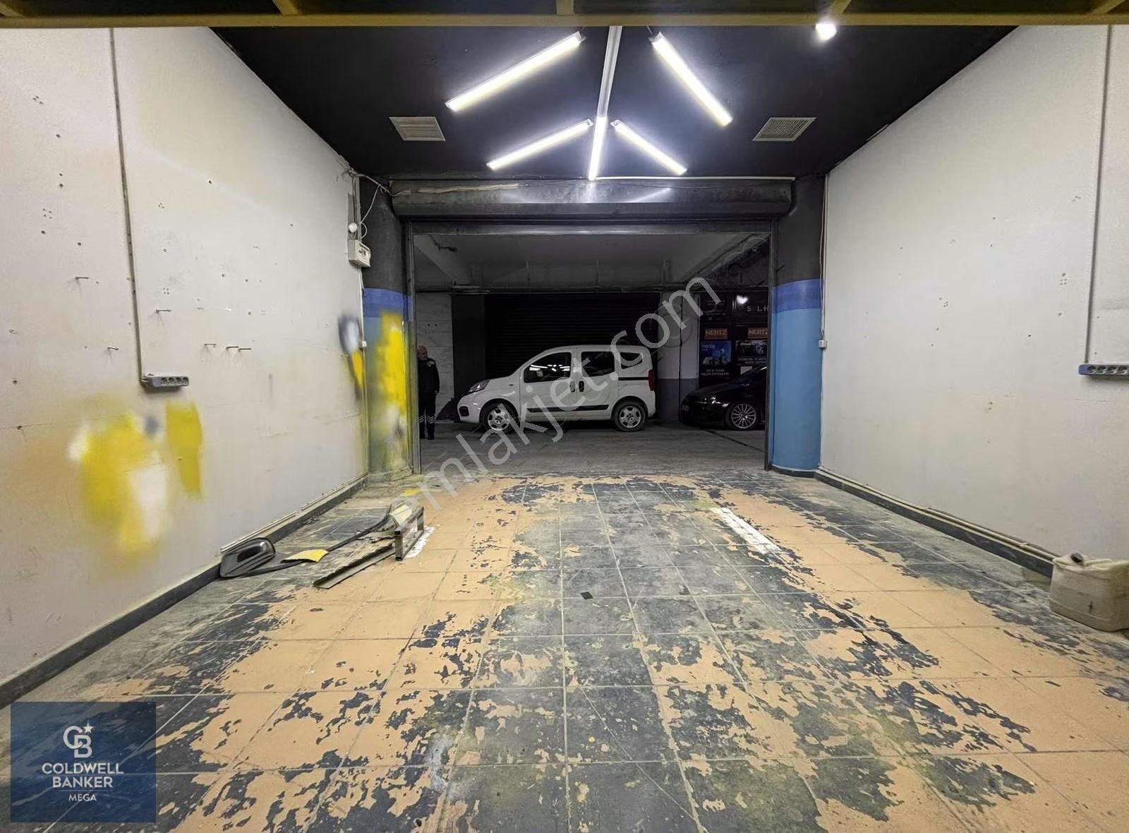 Sefaköy Beşyolda Sanayi Kiralık Dükkan