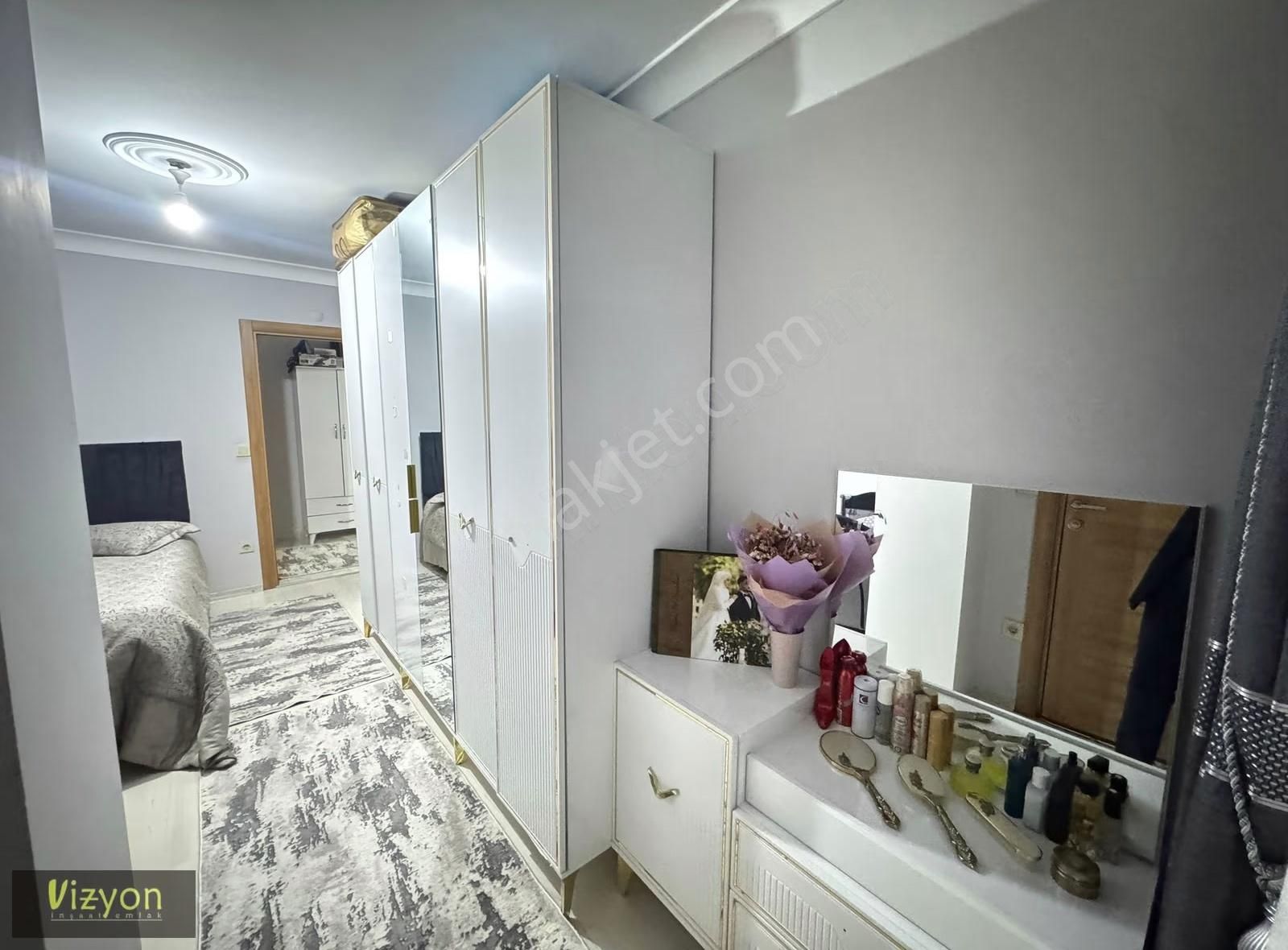 Çekmeköy Cumhuriyet Mahallesinde Satılık 2+1 Daire - Görsel 2