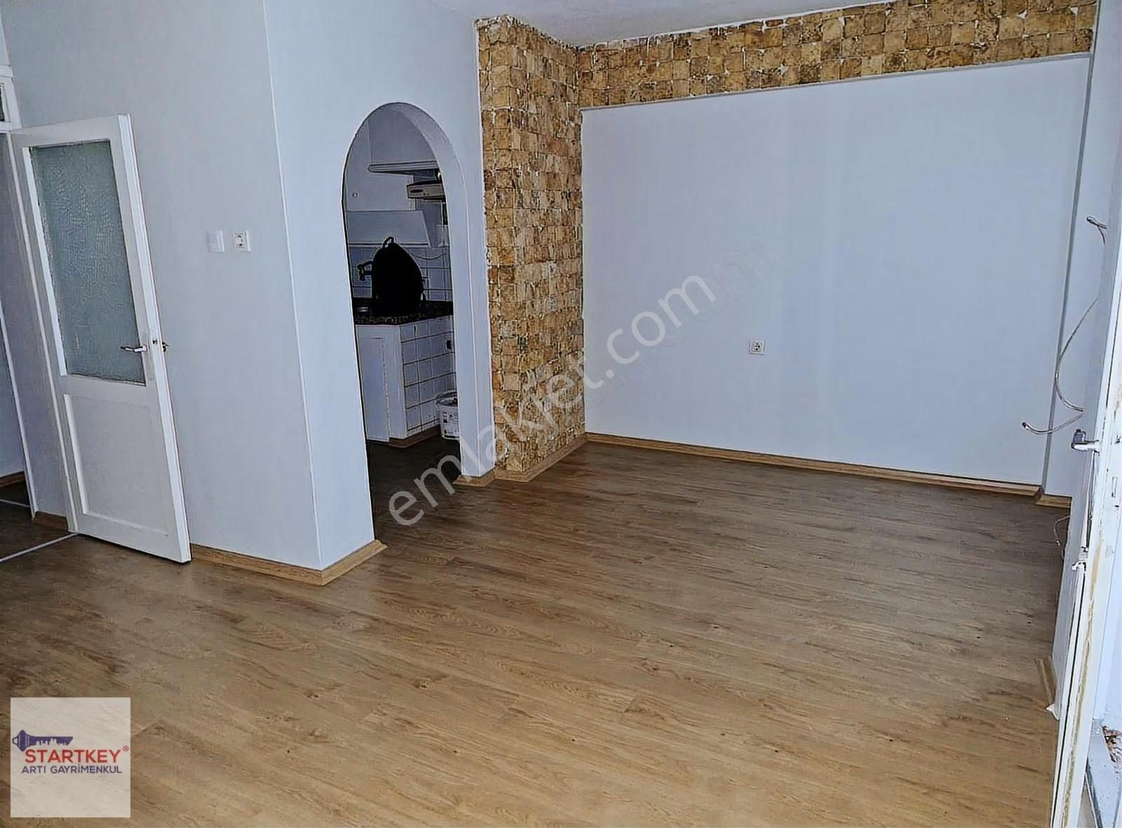 İzmir Konak Mithatpaşa Mahallesi Satılık 2+1 Daire