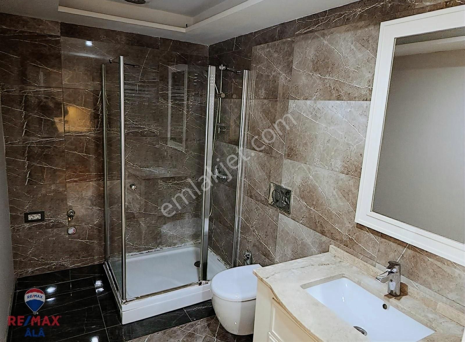 Remax Âlâ Gayrimenkul'den Viaport Venezia'da Kiralık Daire - Görsel 24