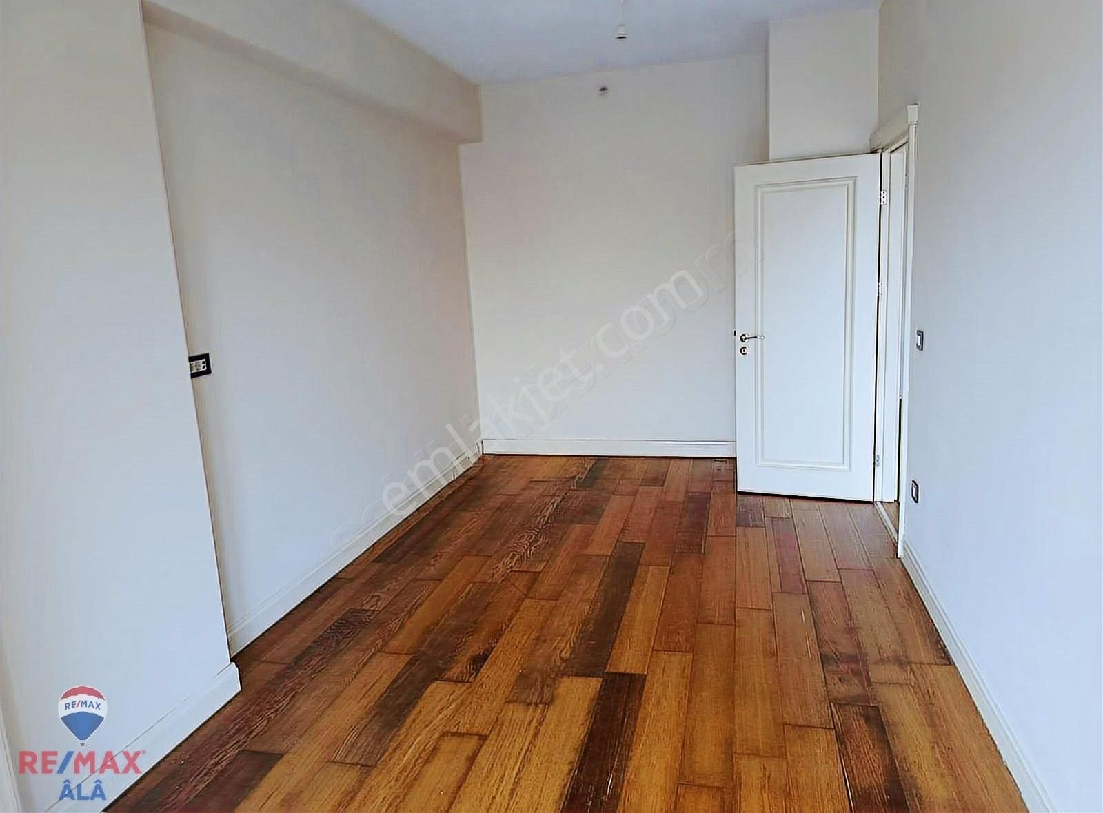 Remax Âlâ Gayrimenkul'den Viaport Venezia'da Kiralık Daire - Görsel 8