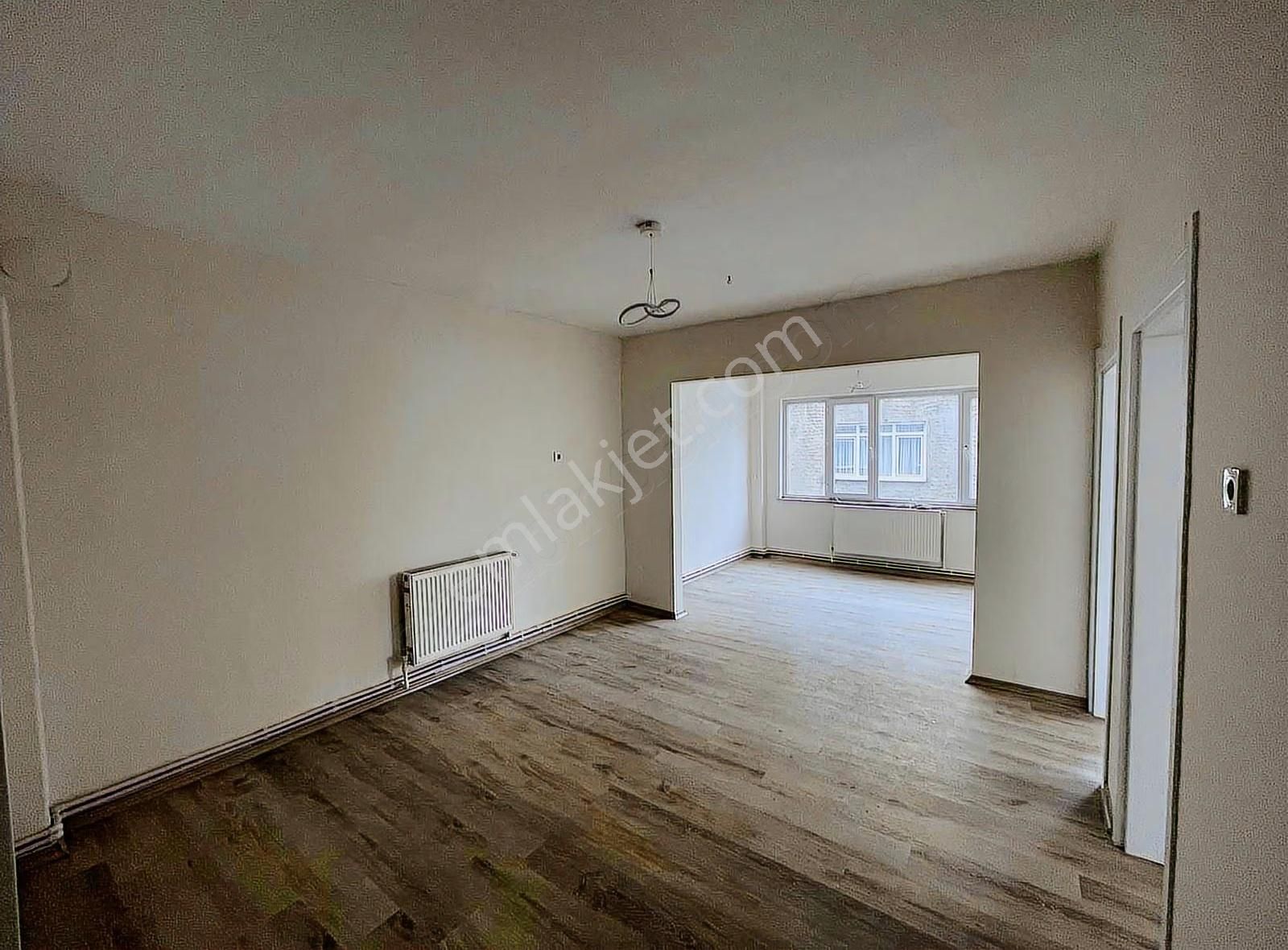 Bayrampaşa Terazidere Mah | 3+1 Satılık Köşe Daire !