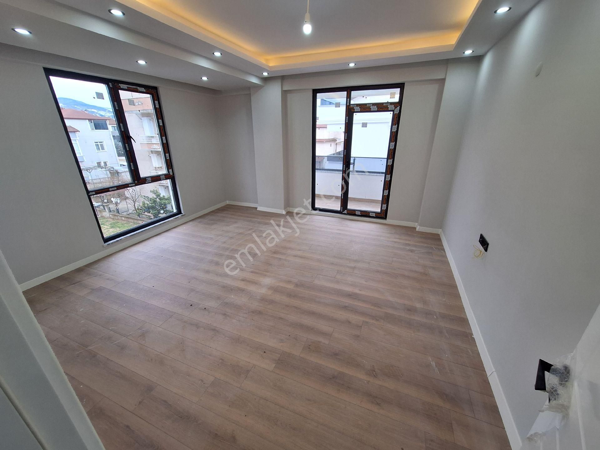 İyi Konumda Çatı Eğimsiz 3+1 Geniş Daire - Görsel 32