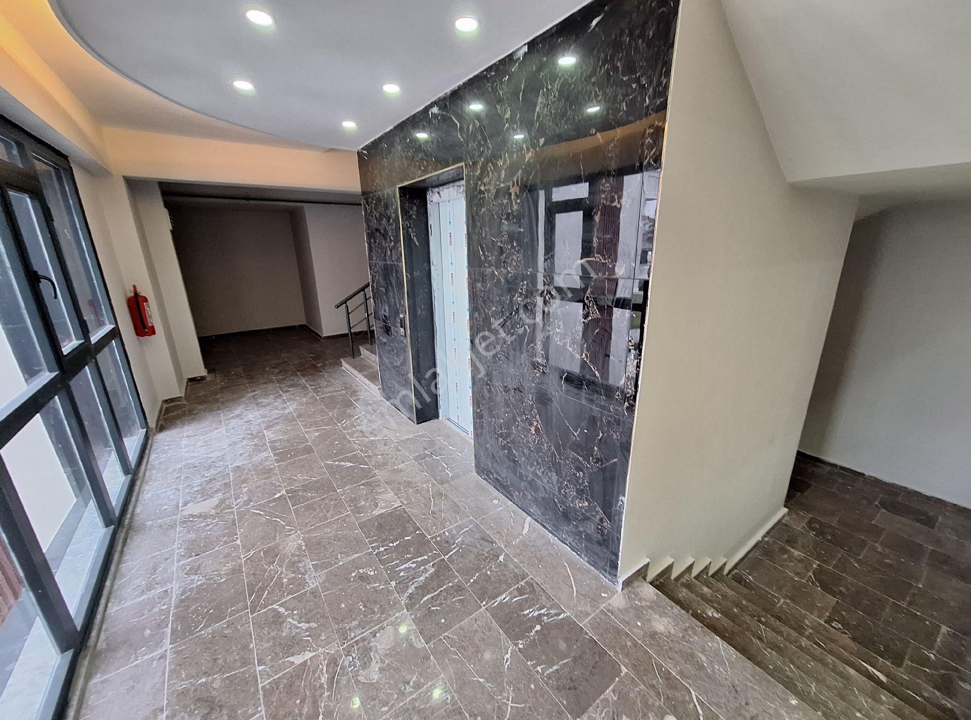 Havuzlu Site İçi, Kapalı Otoparklı, Asansörlü 3+1 Arakat Daire - Görsel 27