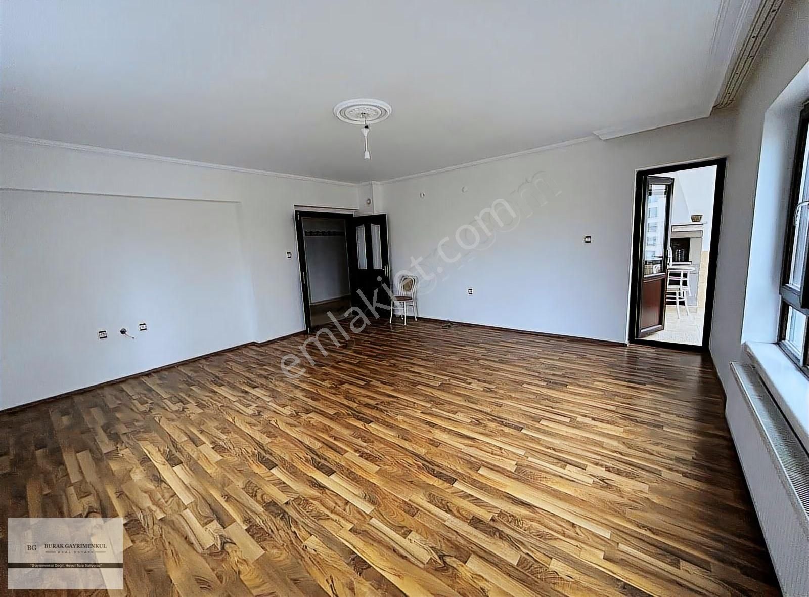 Okullara Toplu Ulasima Yakın 4+1 Çift Banyo Ara Kat Fırsat . - Görsel 24