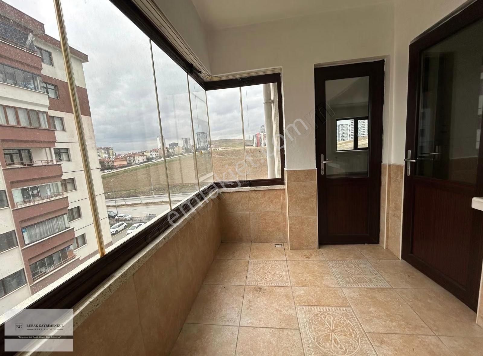 Okullara Toplu Ulasima Yakın 4+1 Çift Banyo Ara Kat Fırsat . - Görsel 15