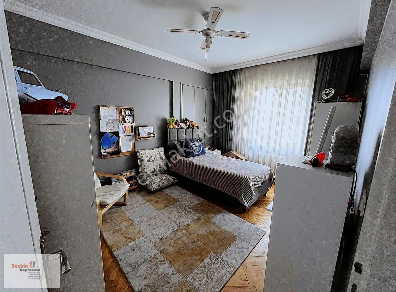 Maltepe Zümrütevlerde Arsapayı 72 M2 Zümrüt Sitesinde 3+1 Güney - Görsel 12