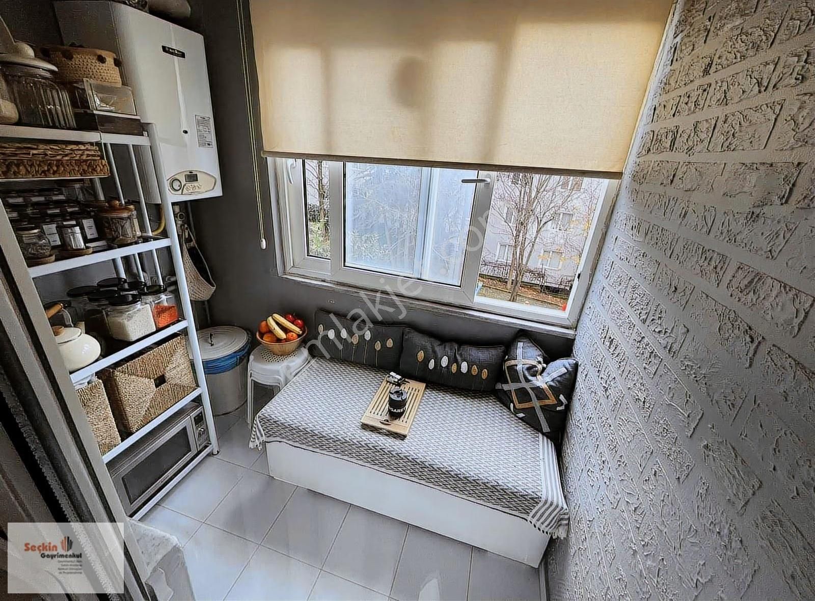 Maltepe Zümrütevlerde Arsapayı 72 M2 Zümrüt Sitesinde 3+1 Güney - Görsel 2
