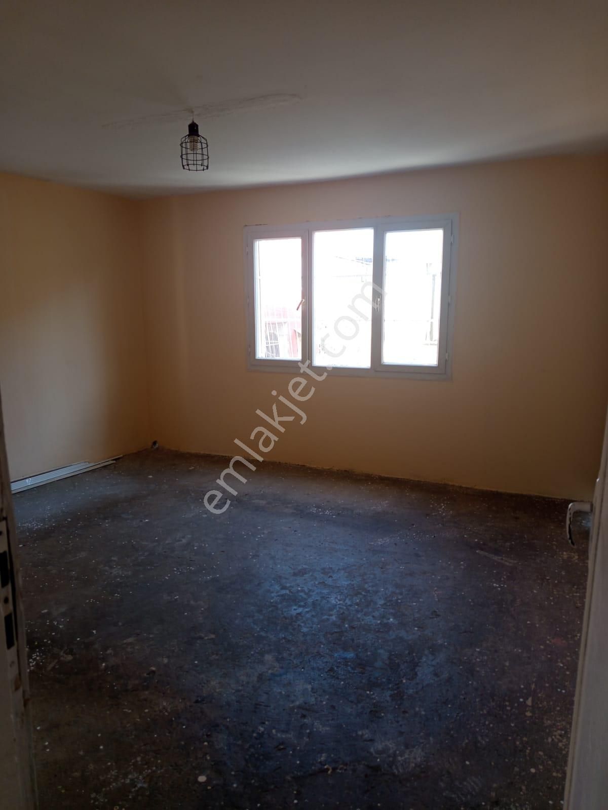 Kiralık Aylık 2+1 Yeşilyurt 3kat Kapalı Mutfak Geniş 2balkon 8,500tl