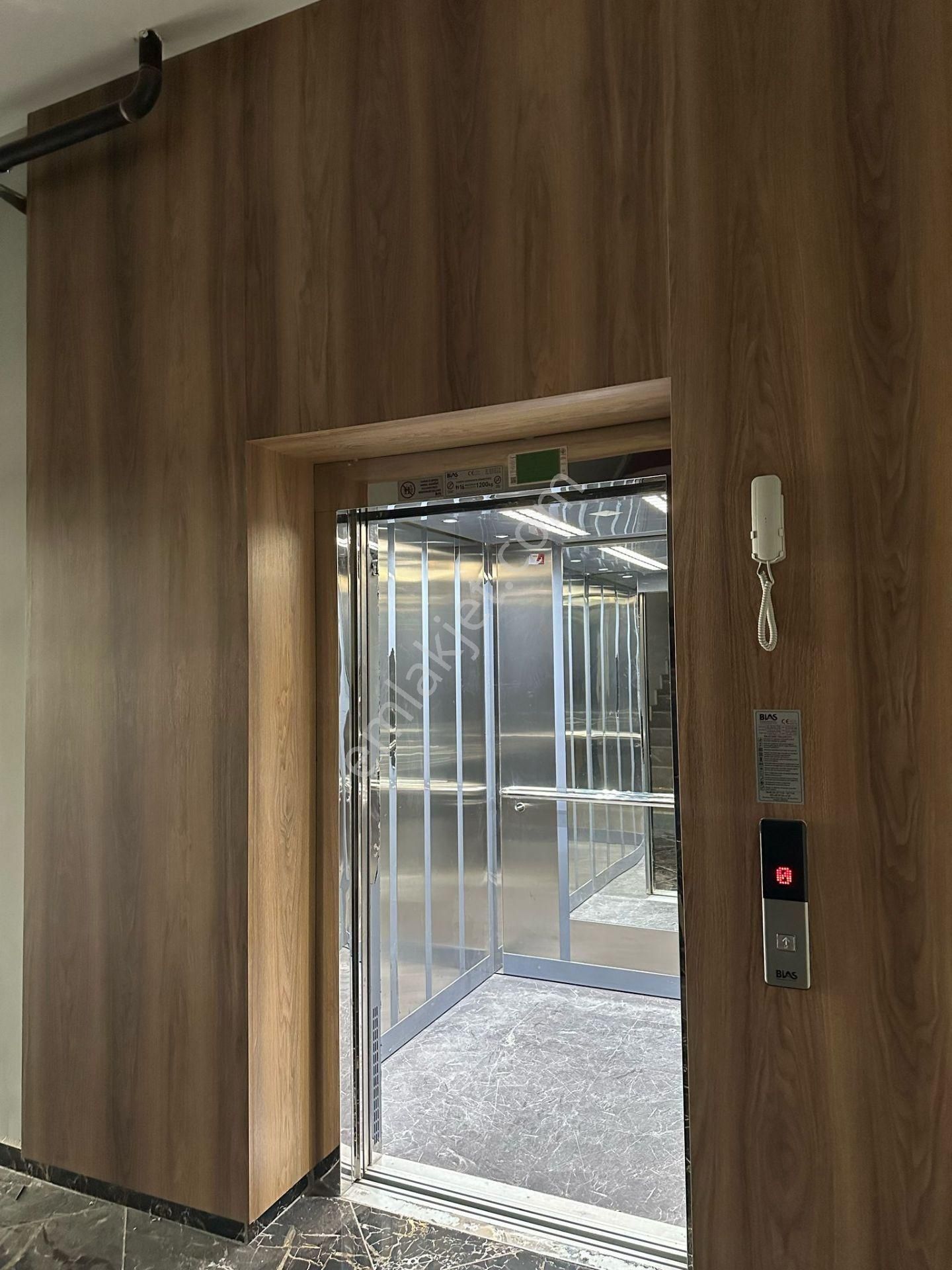 Erdemli Merkezde Satılık 3+1 Sıfır Daire Bağımsız Mutfak - Görsel 40