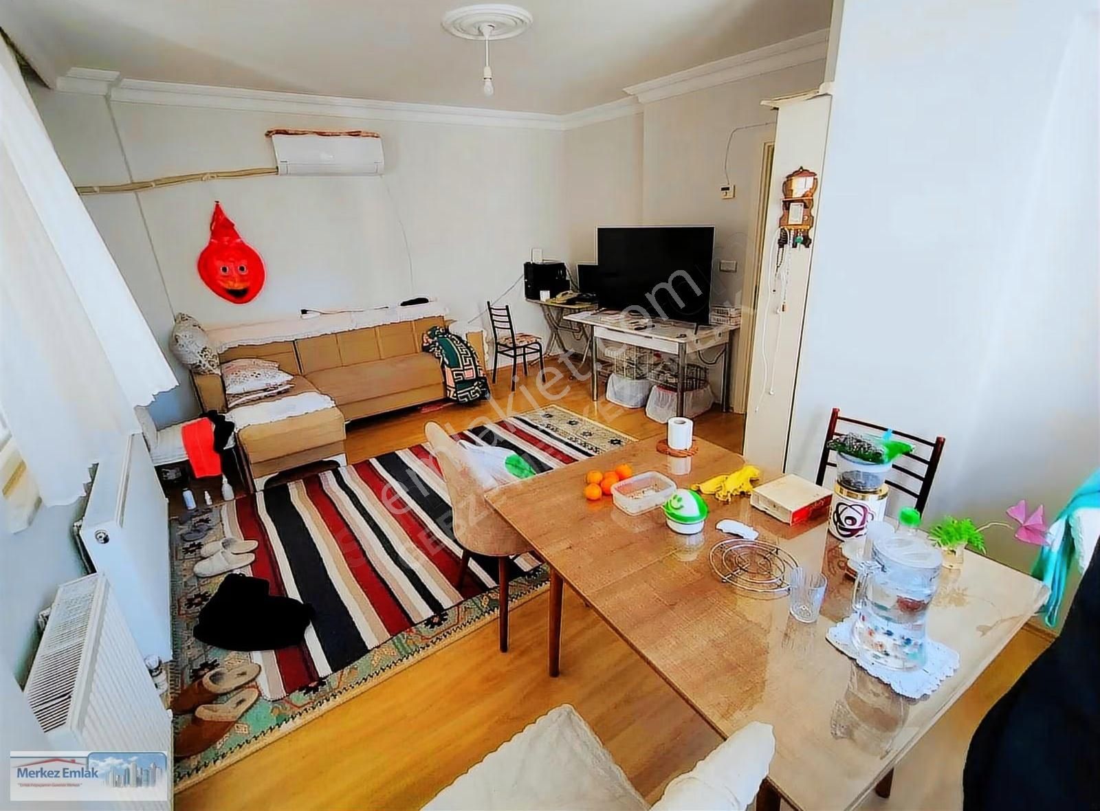 Merkez Emlâk Armağan'dan 2+1 2.kat Genis Salon Ve Kapali Balkon