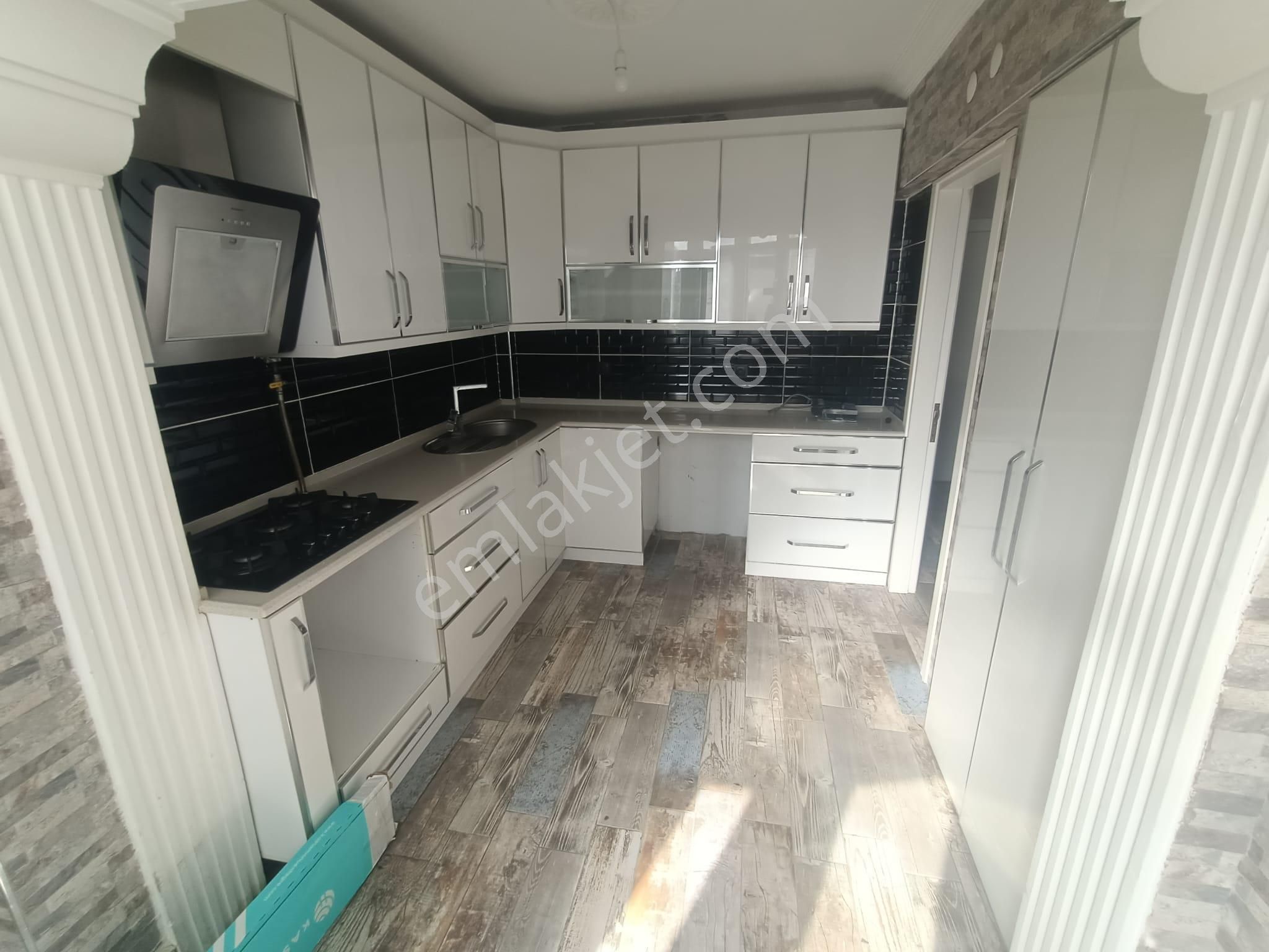 Merkezi Konumda Yeni Girne Yakını 3+1 Doğalgazlı Lüks Daire - Görsel 12