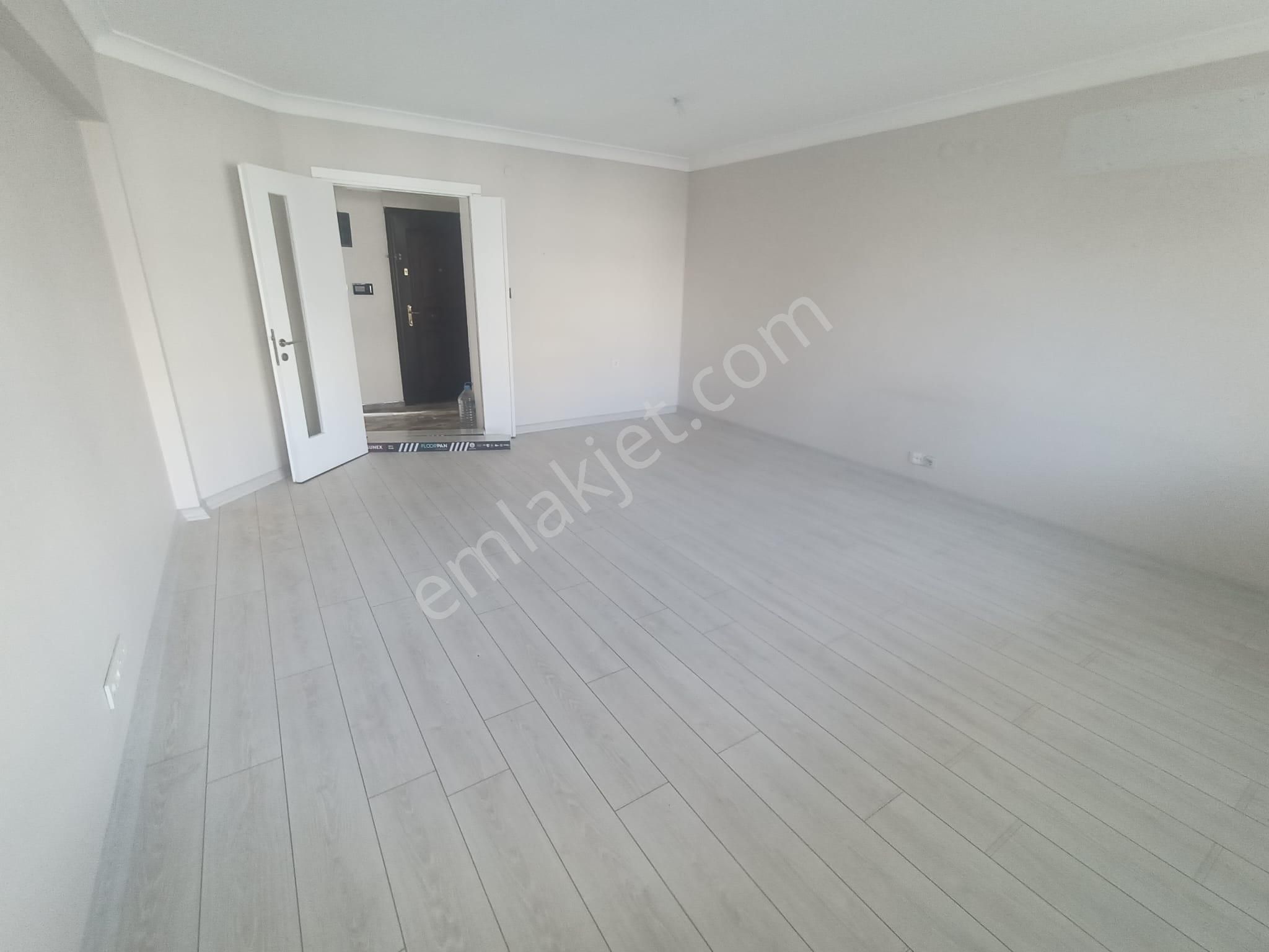 Merkezi Konumda Yeni Girne Yakını 3+1 Doğalgazlı Lüks Daire - Görsel 5