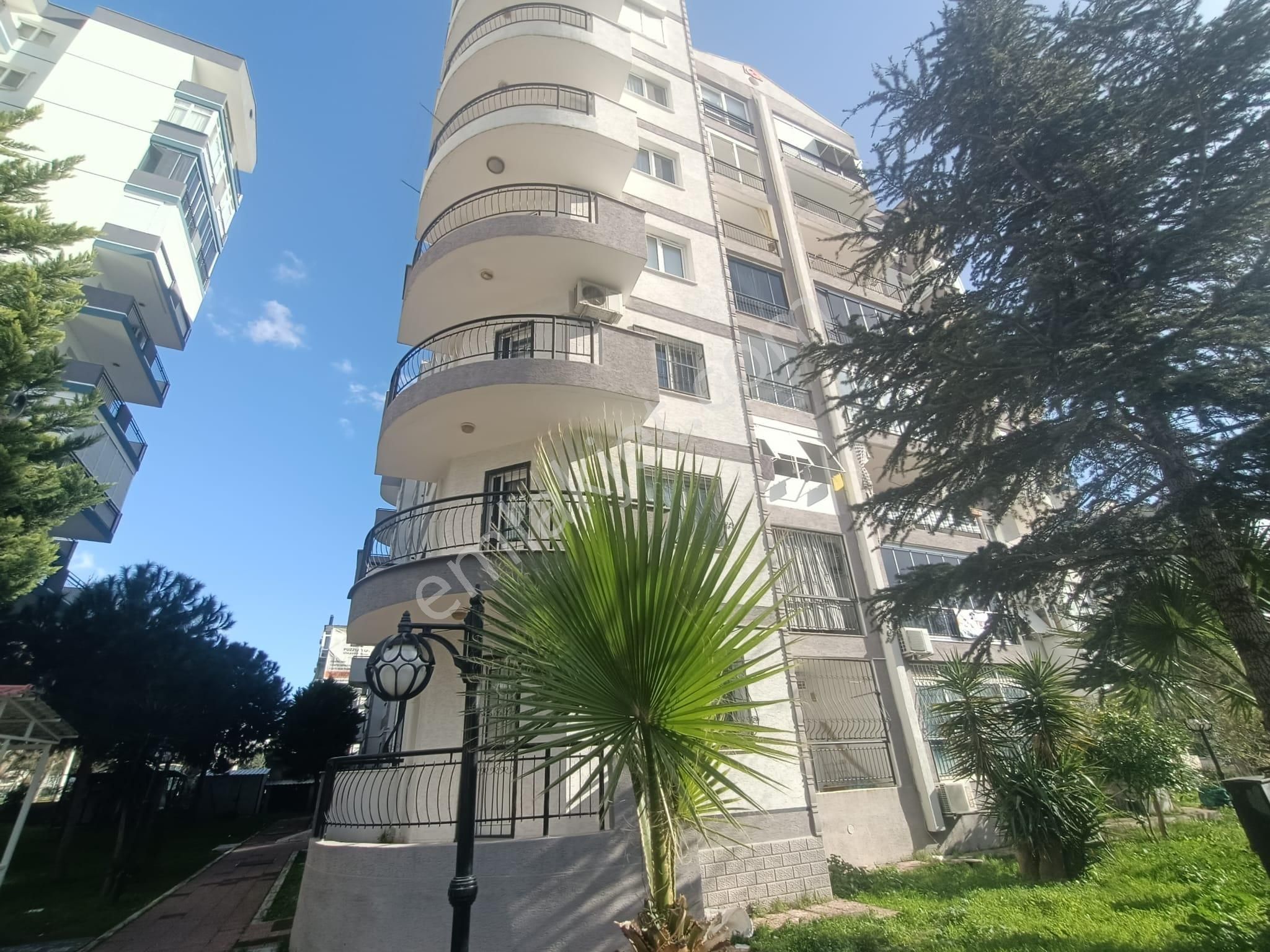 Merkezi Konumda Yeni Girne Yakını 3+1 Doğalgazlı Lüks Daire