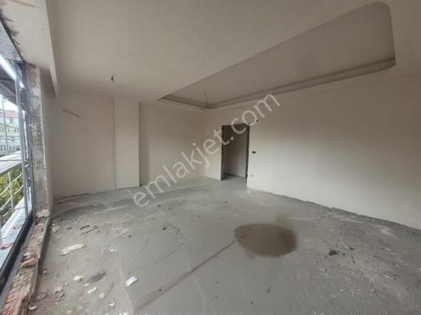 İncirli Caddesine Yürüme Mesafesinde 3+1 Ön Cephe Ferah Daire !! - Görsel 3